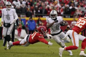 "Christmas Day Surprise; Raiders Outplay Chiefs "