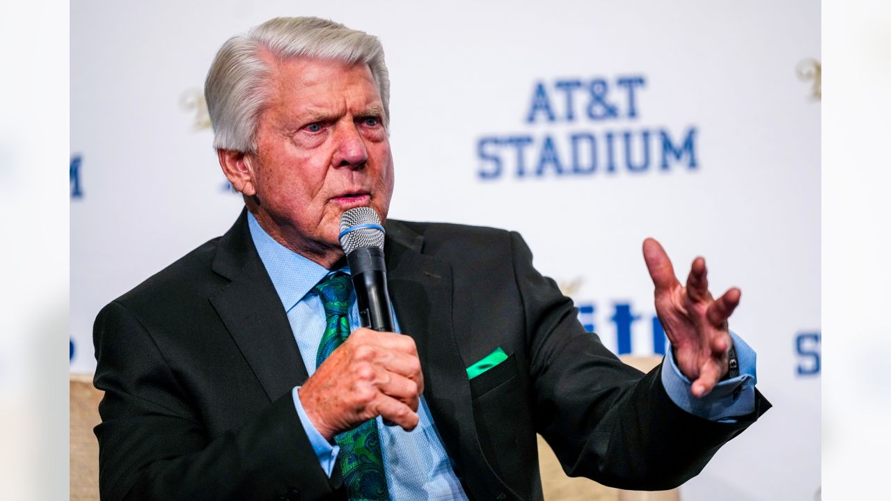 "Legendary Coach Finally Honored! You Won't Believe How Jimmy Johnson Joined the Cowboys' Ring of Honor after 30 Years!"