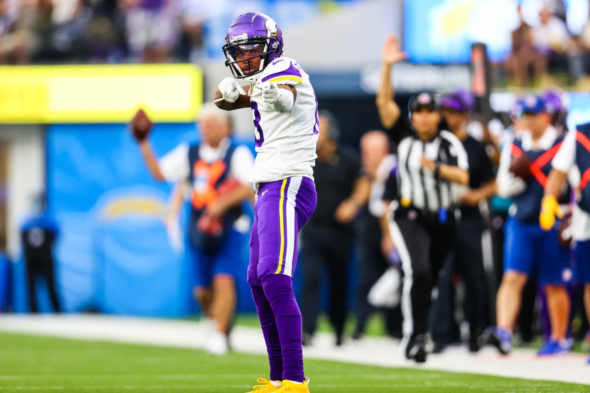 The Rookie's Dilemma: Hall's Uneven Journey ( Minnesota Vikings quarterback):